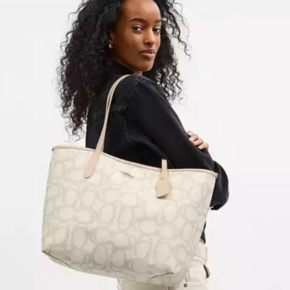 Coach City Tote Bag In Sketch Signature Canvas CBH89, Gold/Ivory - Picture 3 of 3